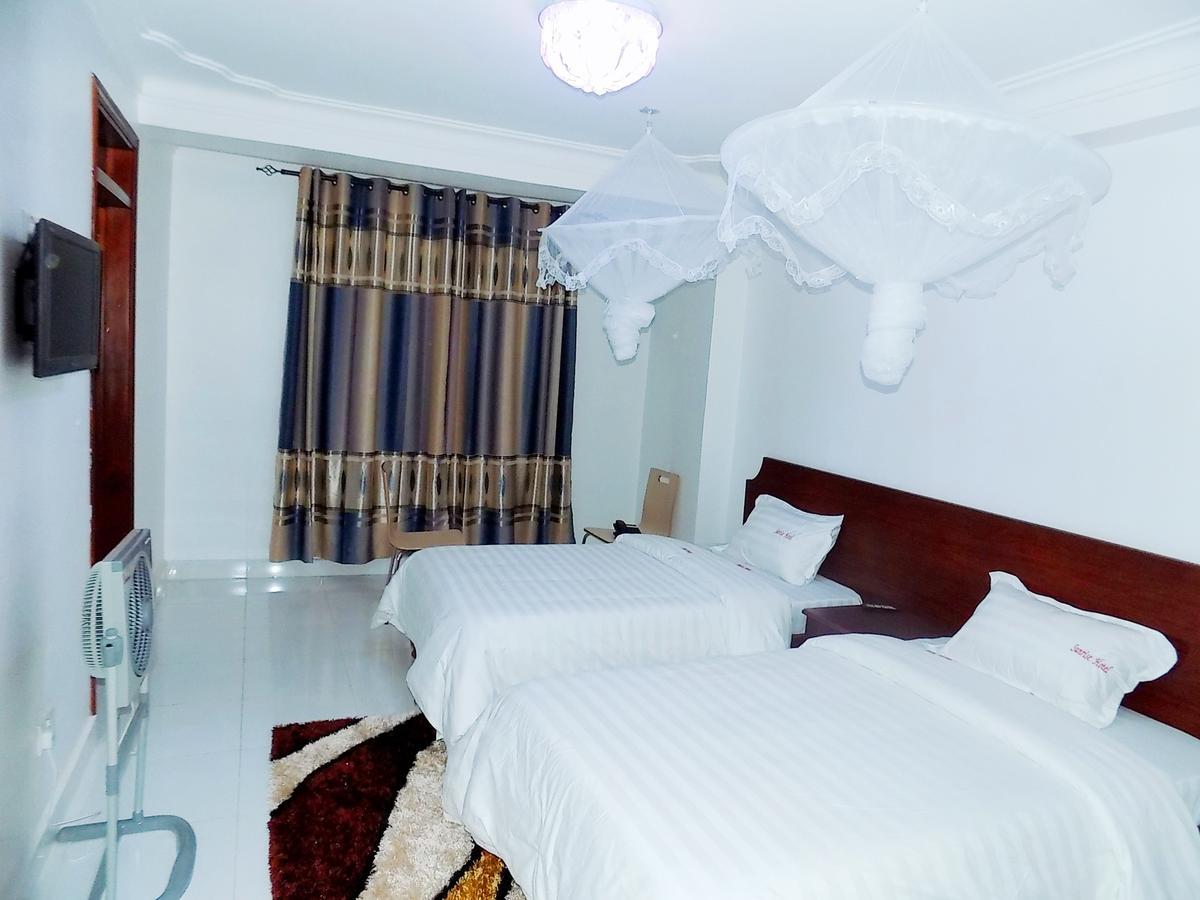 Sunrise Hotel Кампала Екстериор снимка