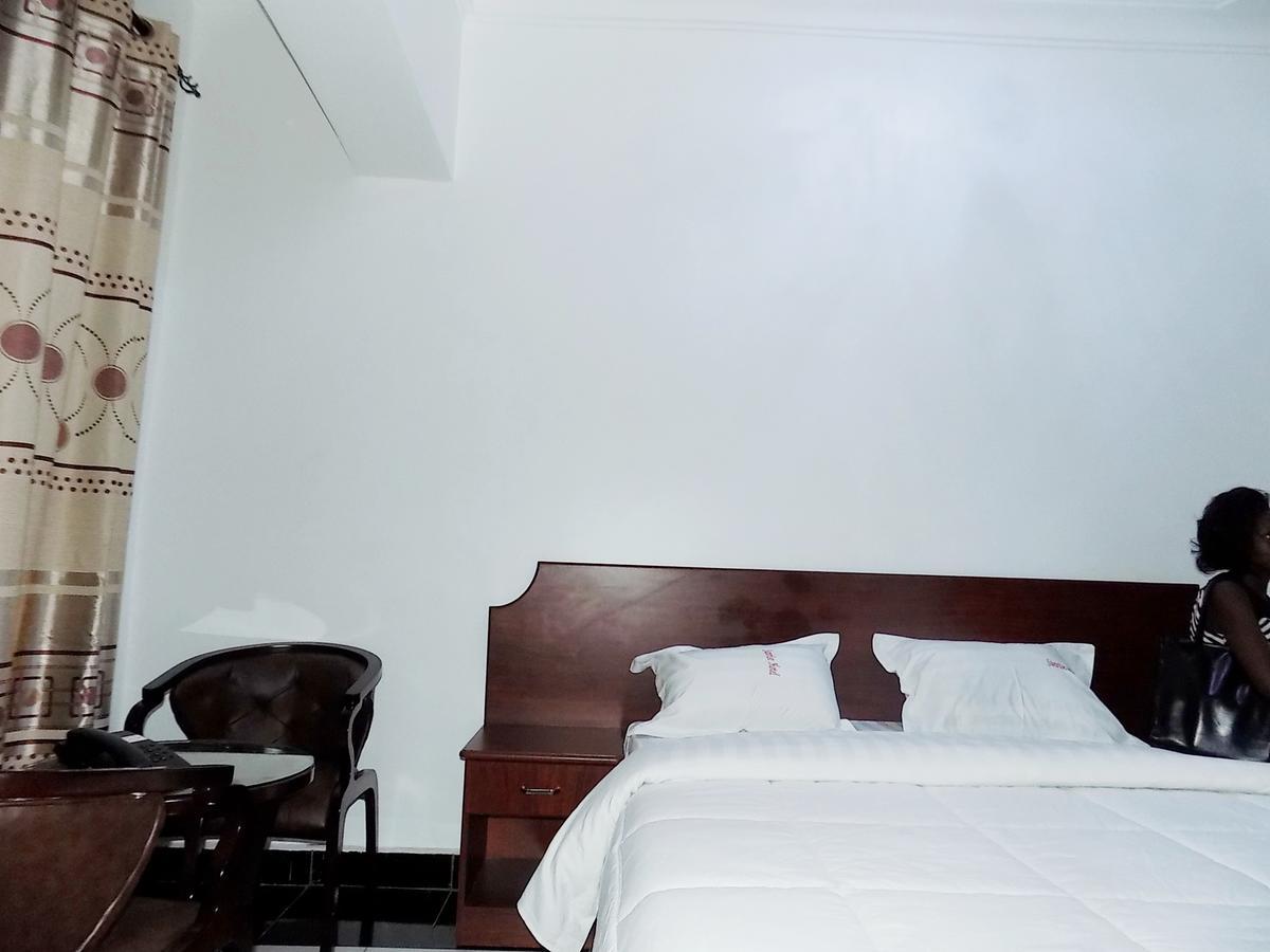 Sunrise Hotel Кампала Екстериор снимка