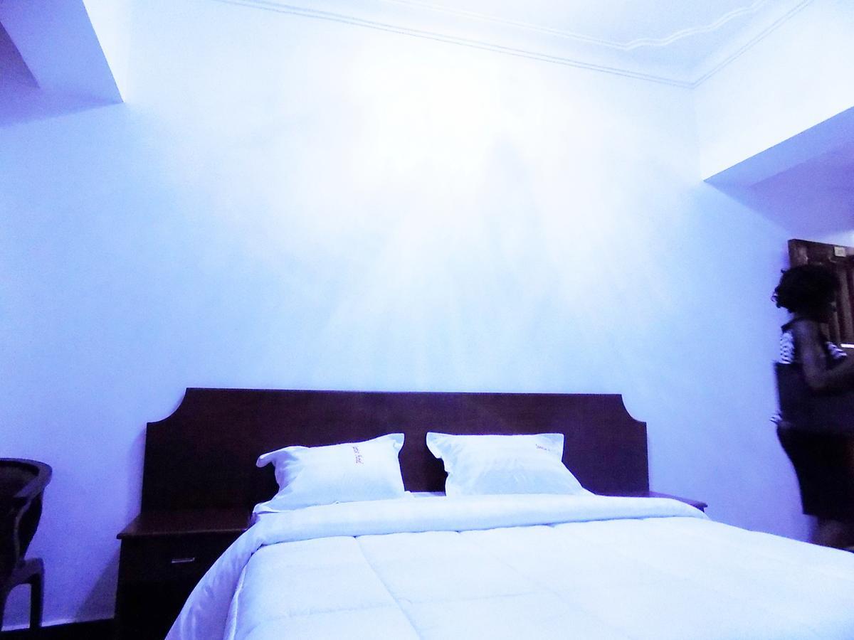 Sunrise Hotel Кампала Екстериор снимка