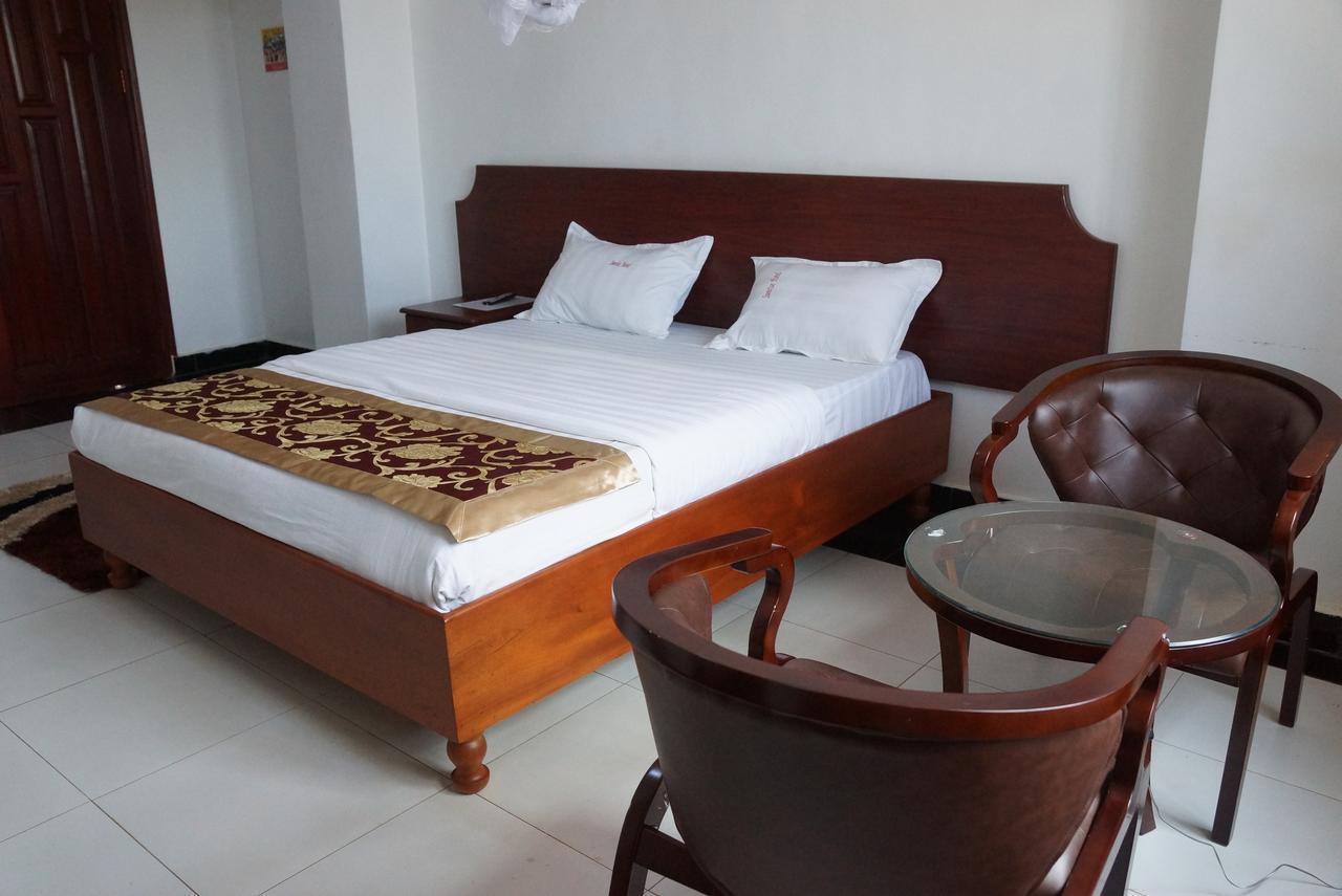 Sunrise Hotel Кампала Екстериор снимка