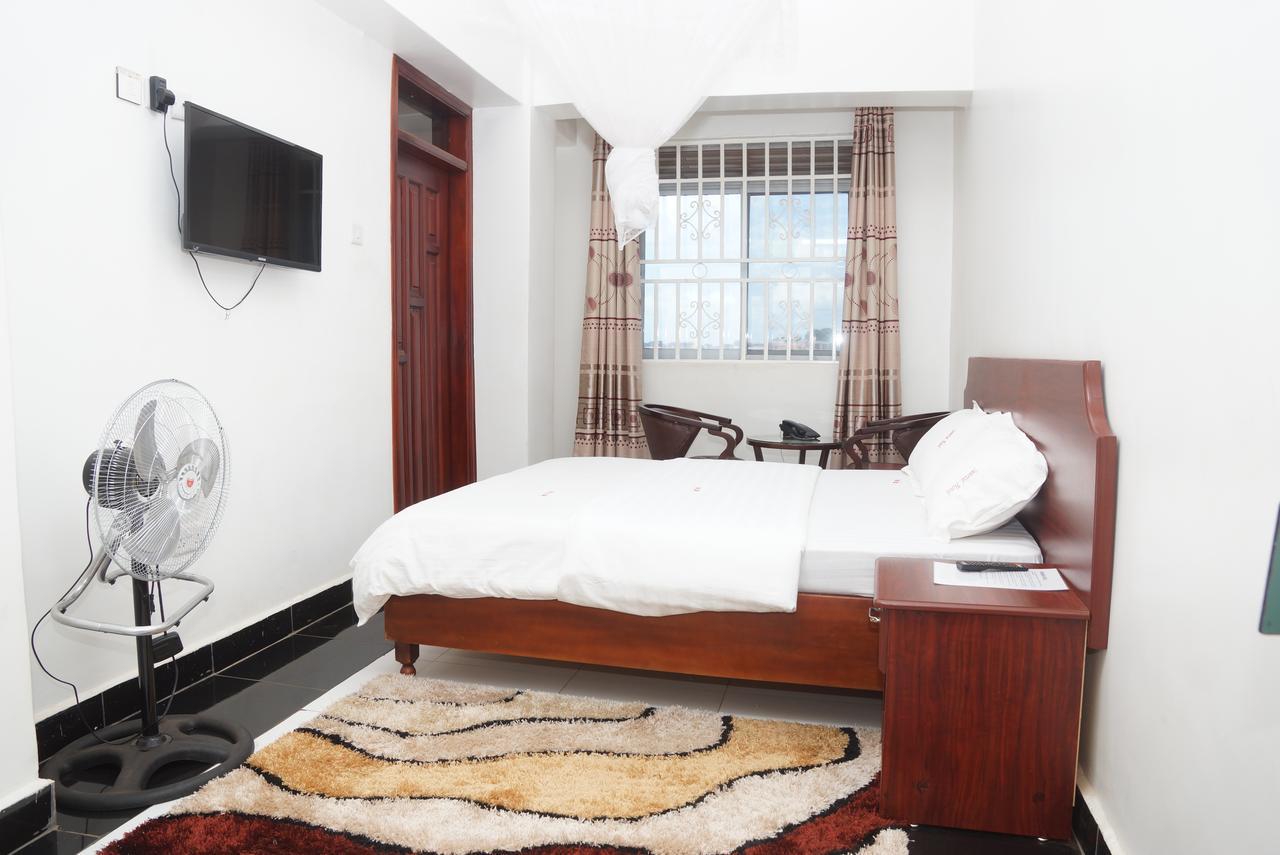 Sunrise Hotel Кампала Екстериор снимка
