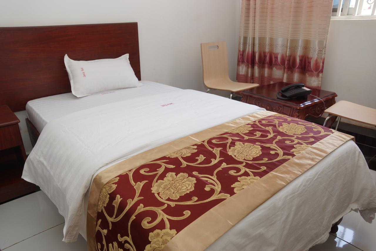 Sunrise Hotel Кампала Екстериор снимка