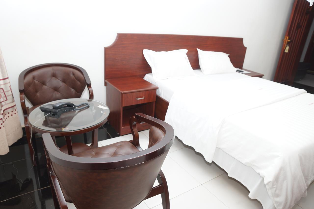 Sunrise Hotel Кампала Екстериор снимка