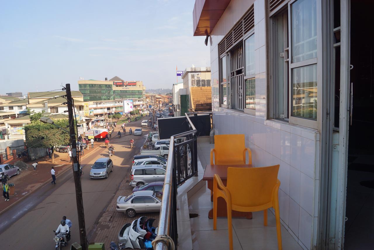 Sunrise Hotel Кампала Екстериор снимка