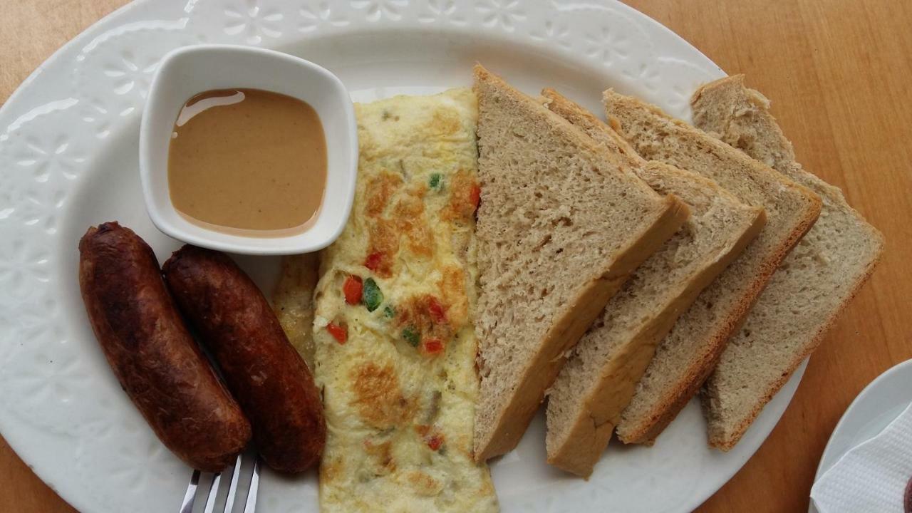 Sunrise Hotel Кампала Екстериор снимка