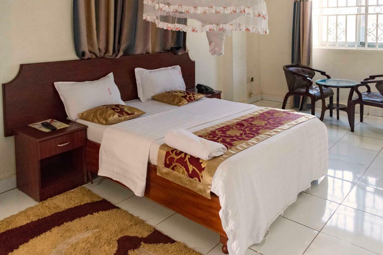 Sunrise Hotel Кампала Екстериор снимка