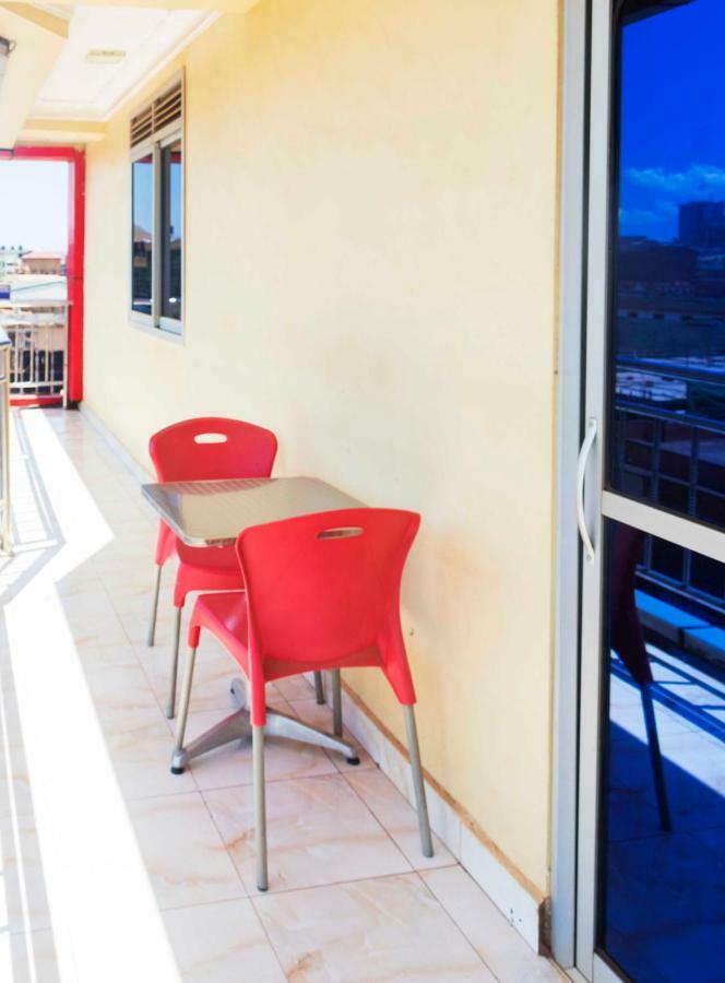 Sunrise Hotel Кампала Екстериор снимка