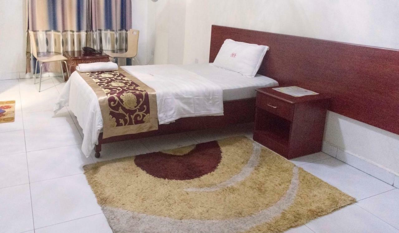 Sunrise Hotel Кампала Екстериор снимка