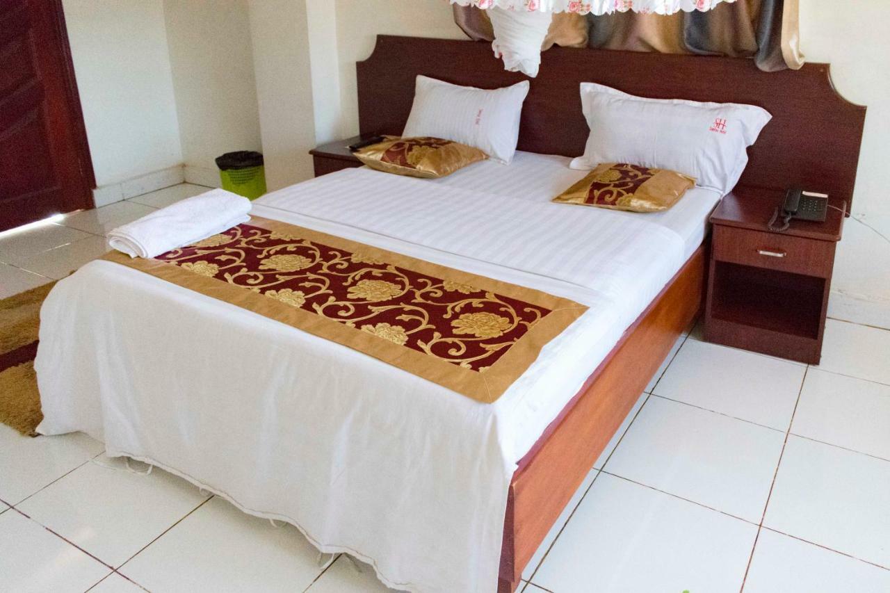 Sunrise Hotel Кампала Екстериор снимка