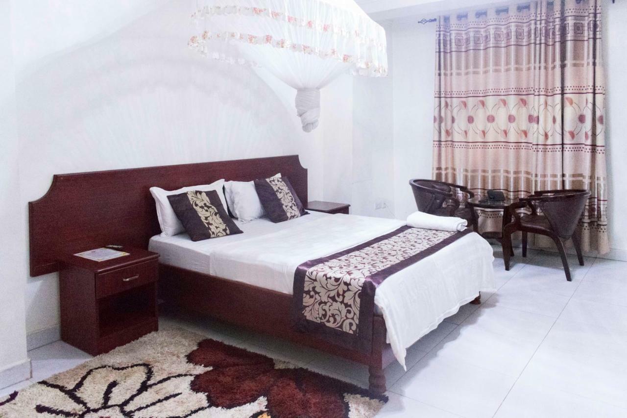 Sunrise Hotel Кампала Екстериор снимка